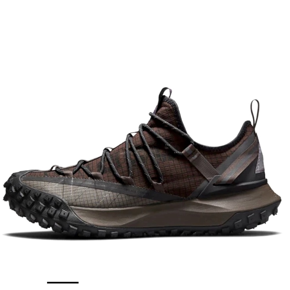 NIKE ACG MOUNTAIN FLY LOW